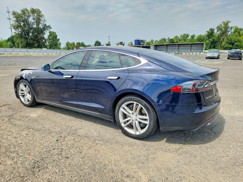 Photo 2 from auction – 2013 TESLA MODEL S with VIN 5YJSA1CN5DFP19528