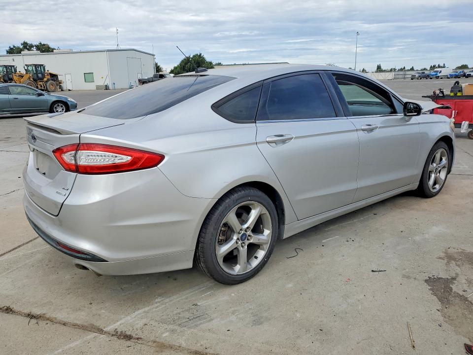 Photo 3 from auction – 2013 FORD FUSION with VIN 3FA6P0HR5DR254744
