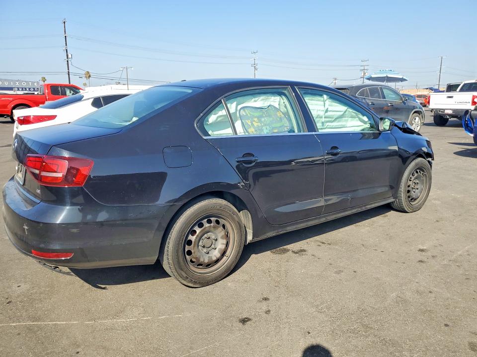 Photo 3 from auction – 2017 VOLKSWAGEN JETTA with VIN 3VW2B7AJ0HM399419