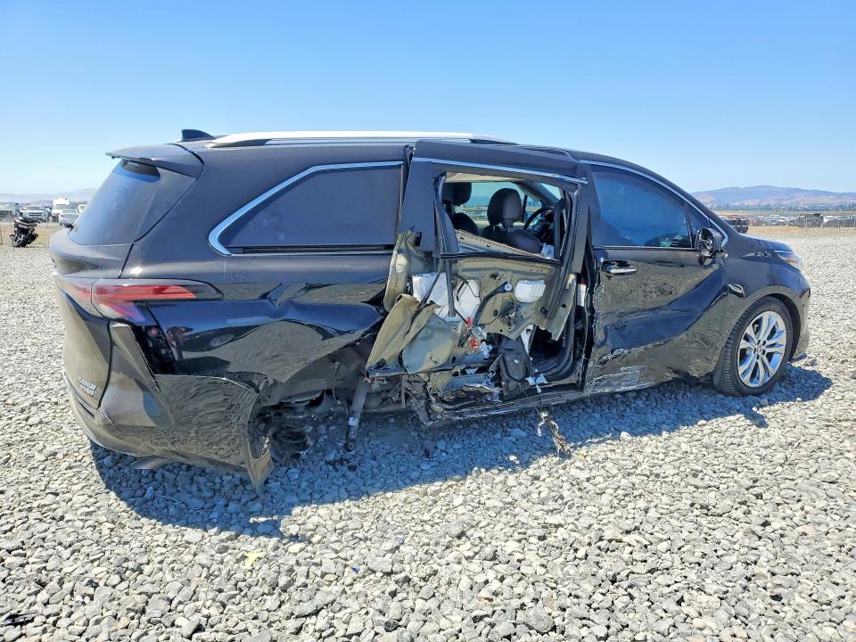 Photo 3 from auction – 2022 TOYOTA SIENNA with VIN 5TDERKEC4NS109768