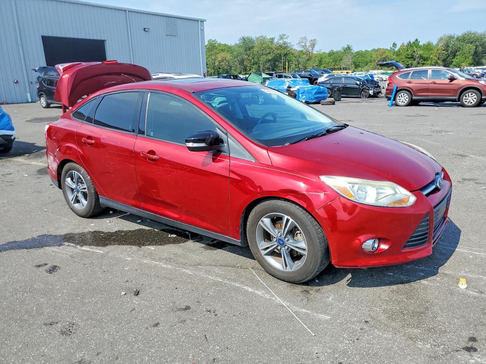 Photo 4 from auction – 2014 FORD FOCUS with VIN 1FADP3F22EL203944