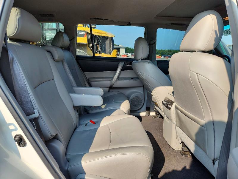 Photo 11 from auction – 2013 TOYOTA HIGHLANDER with VIN 5TDBK3EH8DS254884