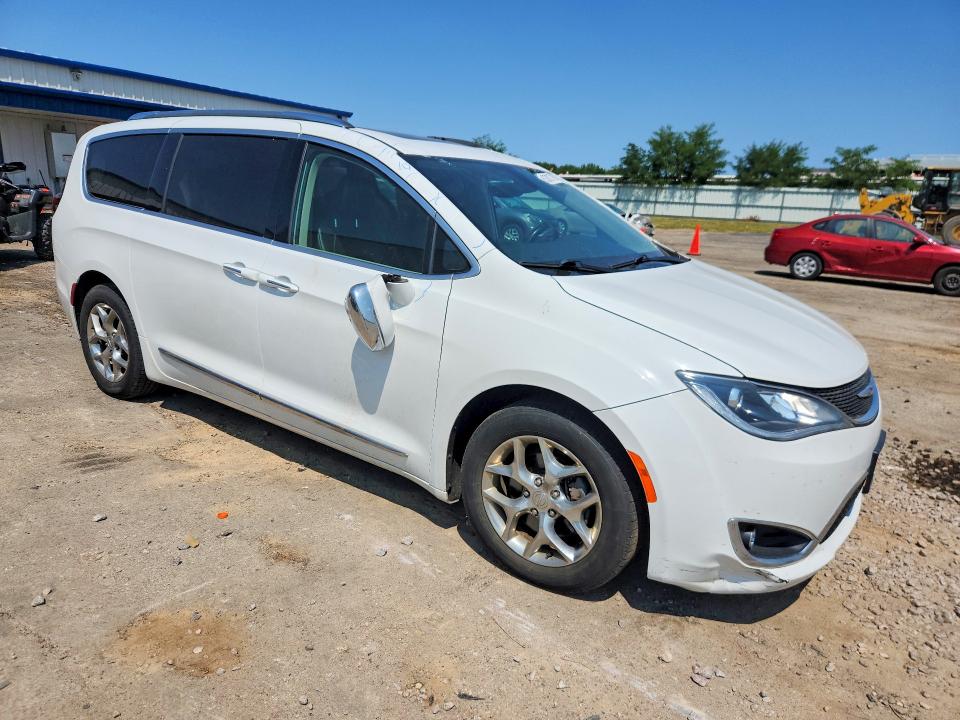 Photo 4 from auction – 2019 CHRYSLER PACIFICA with VIN 2C4RC1GG2KR627556