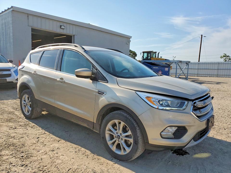 Photo 4 from auction – 2017 FORD ESCAPE with VIN 1FMCU9GD8HUE34066
