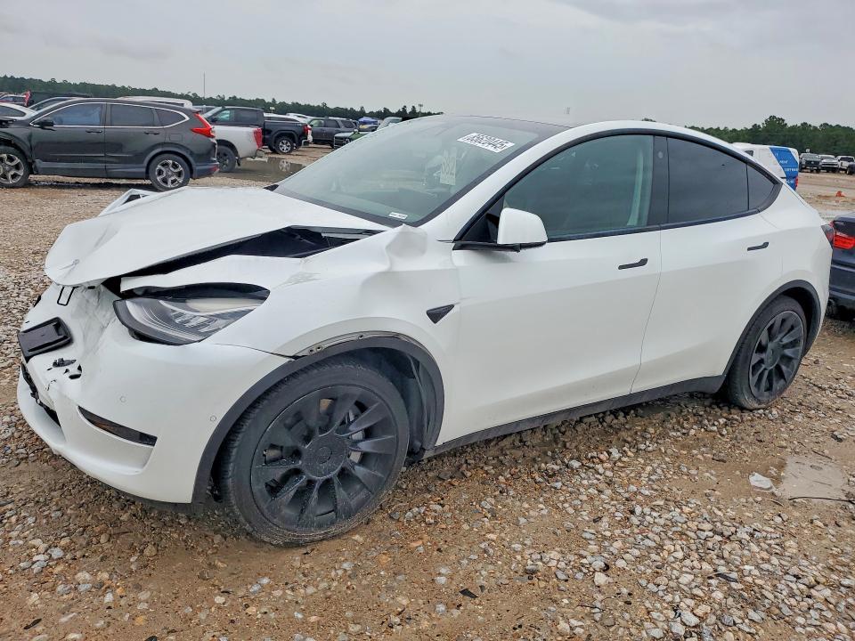 TESLA MODEL Y 2022 with VIN 7SAYGDEEXNF387355 - Photo from auction