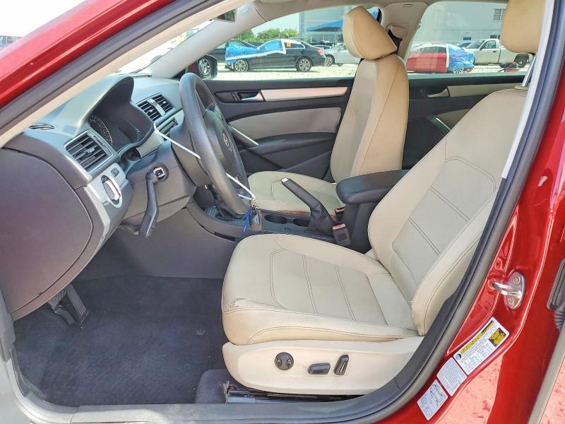 Zdjęcie 7 z aukcji – 2015 VOLKSWAGEN PASSAT z VIN 1VWAS7A30FC016459