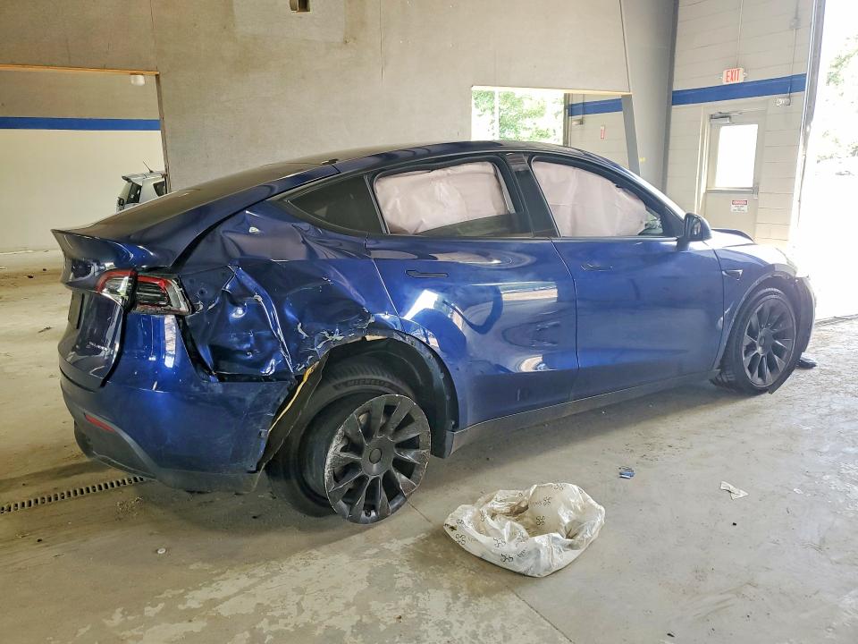 Photo 3 from auction – 2023 TESLA MODEL Y with VIN 7SAYGDEE6PA079390