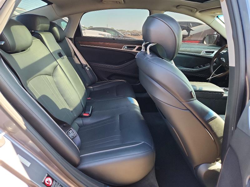 Photo 10 from auction – 2015 HYUNDAI GENESIS with VIN KMHGN4JE6FU094612