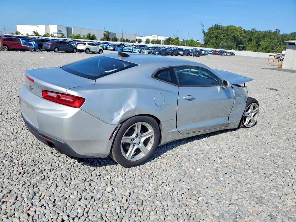 Photo 3 from auction – 2018 CHEVROLET CAMARO with VIN 1G1FB1RX2J0121181