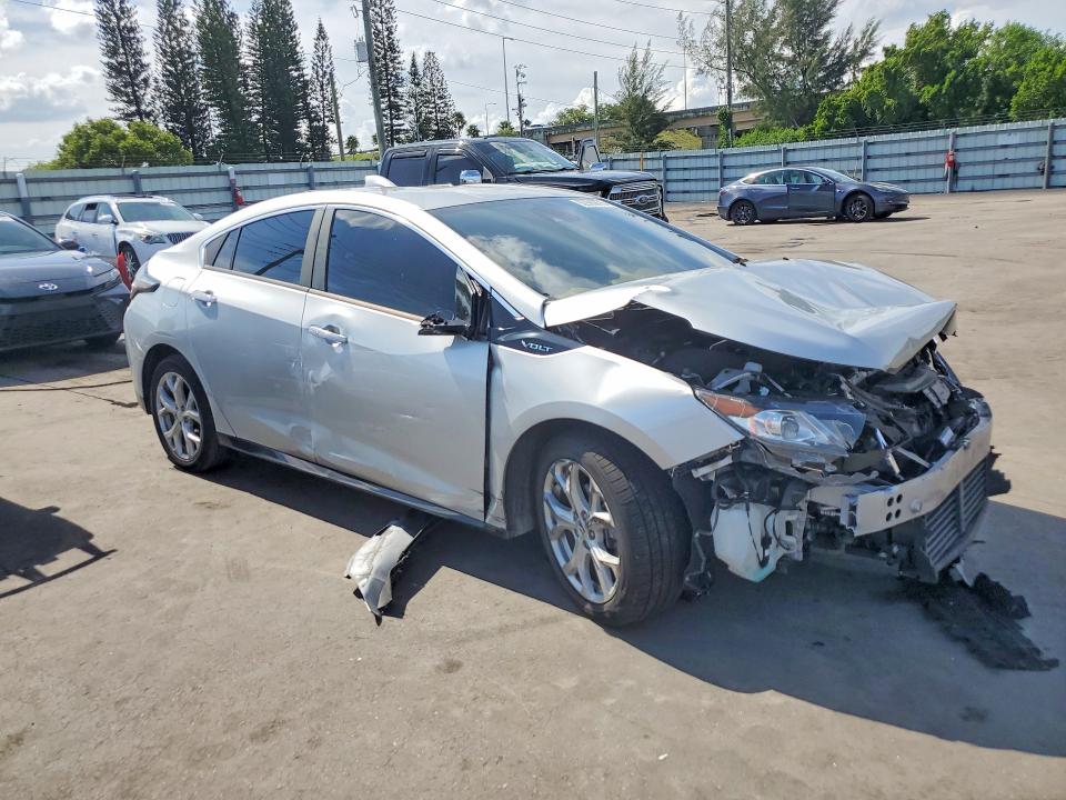 Photo 4 from auction – 2017 CHEVROLET VOLT with VIN 1G1RB6S54HU138635