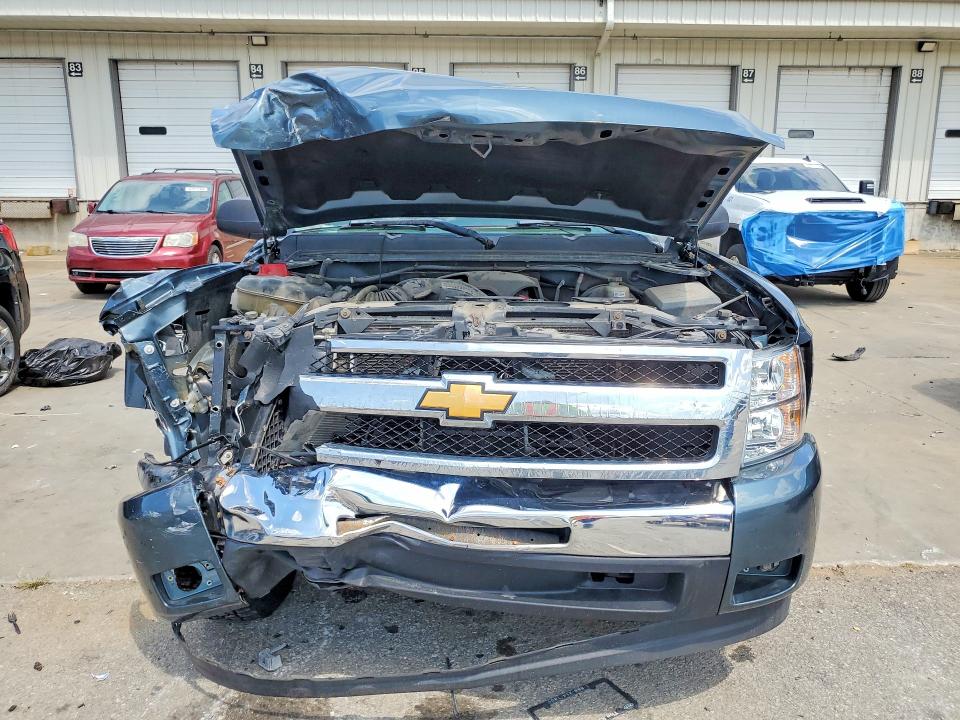 Photo 5 from auction – 2011 CHEVROLET SILVERADO with VIN 1GCRKSE37BZ231024