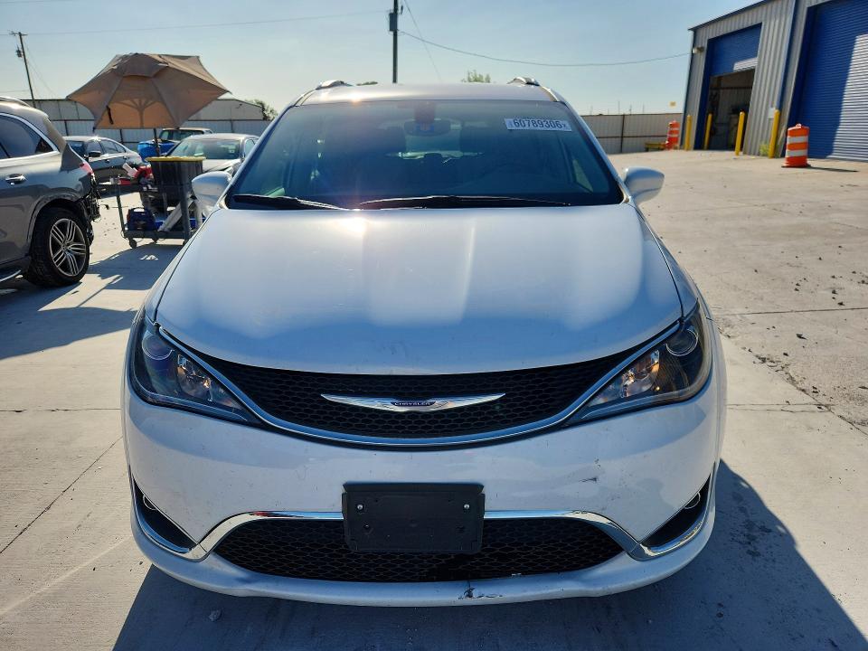 Photo 5 from auction – 2019 CHRYSLER PACIFICA with VIN 2C4RC1BG1KR554476