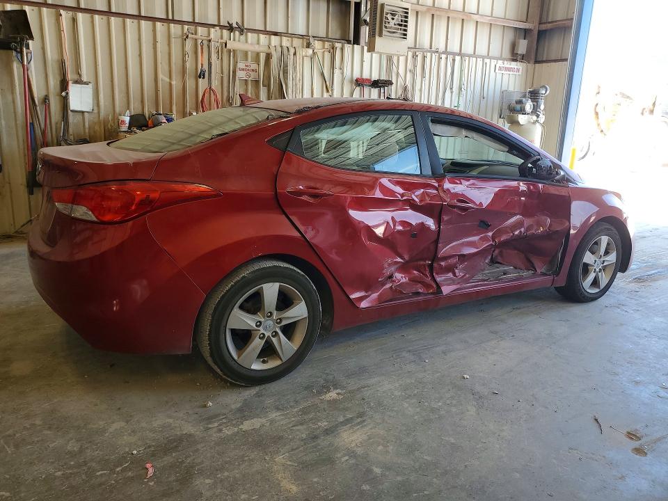 Photo 3 from auction – 2013 HYUNDAI ELANTRA with VIN KMHDH4AE3DU720351