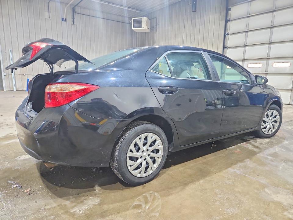 Photo 3 from auction – 2018 TOYOTA COROLLA with VIN 5YFBURHE8JP835448