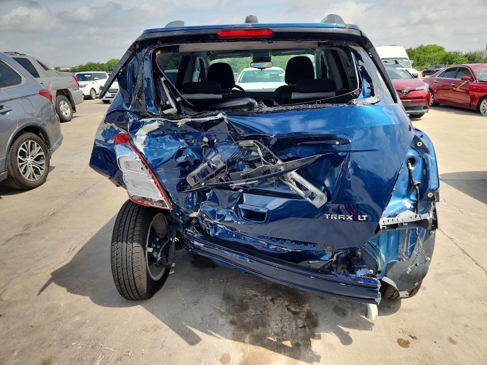 Photo 6 from auction – 2020 CHEVROLET TRAX with VIN 3GNCJLSB9LL321561