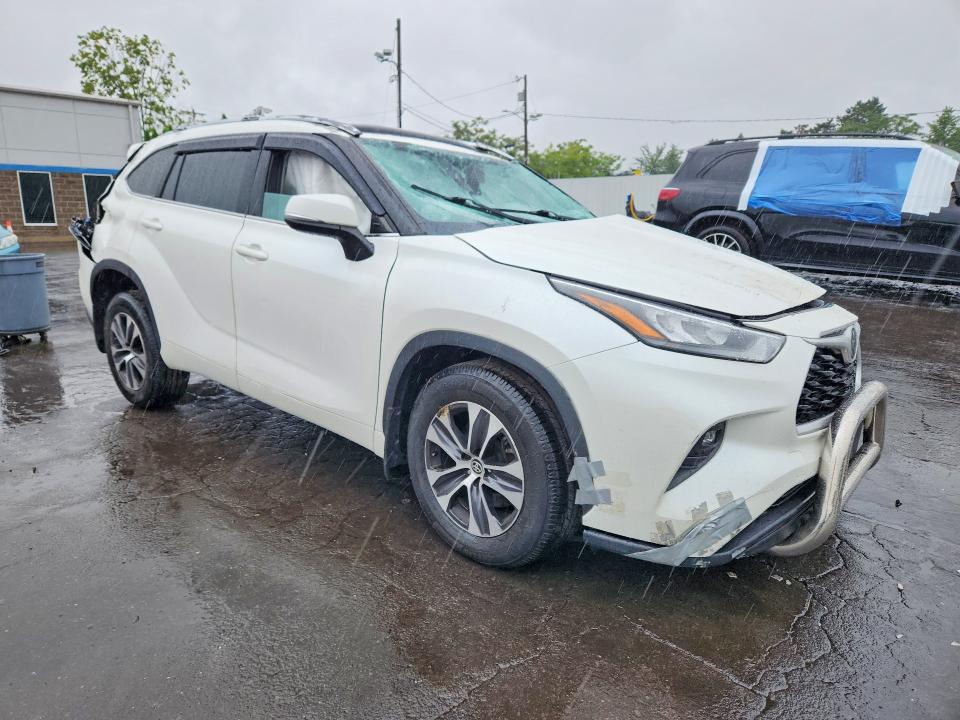 Photo 4 from auction – 2020 TOYOTA HIGHLANDER with VIN 5TDHZRBH2LS048410