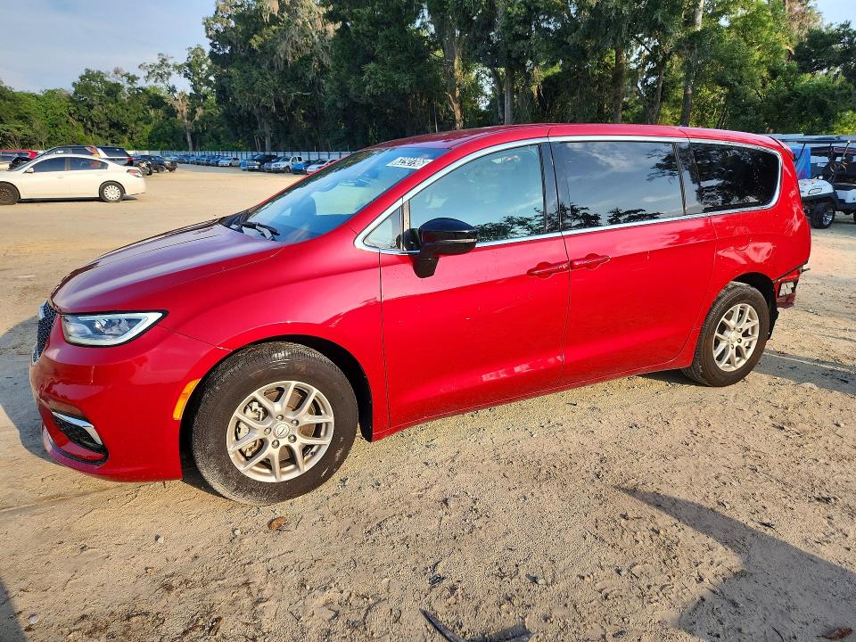 CHRYSLER PACIFICA 2026 with VIN 2C4RC1BG6TR217271 - Photo from auction