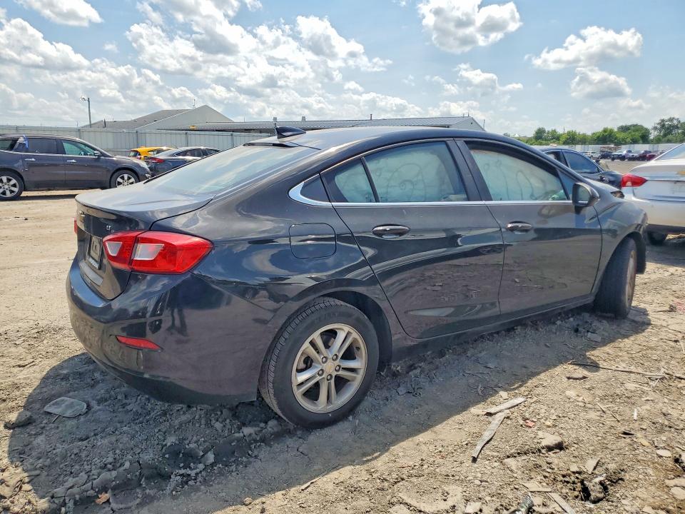 Photo 3 from auction – 2018 CHEVROLET CRUZE with VIN 1G1BE5SM2J7129477