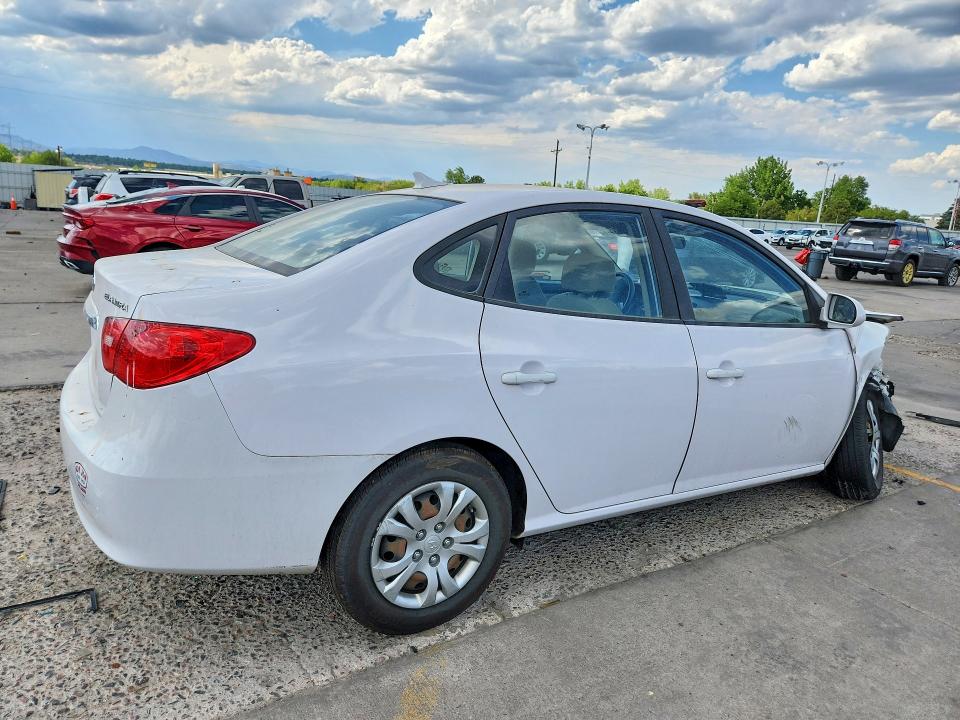 Снимка 3 от търг – 2010 HYUNDAI ELANTRA с VIN KMHDU4AD4AU838102