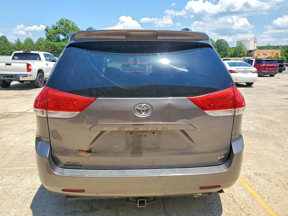 Photo 6 from auction – 2011 TOYOTA SIENNA with VIN 5TDKK3DC3BS139600