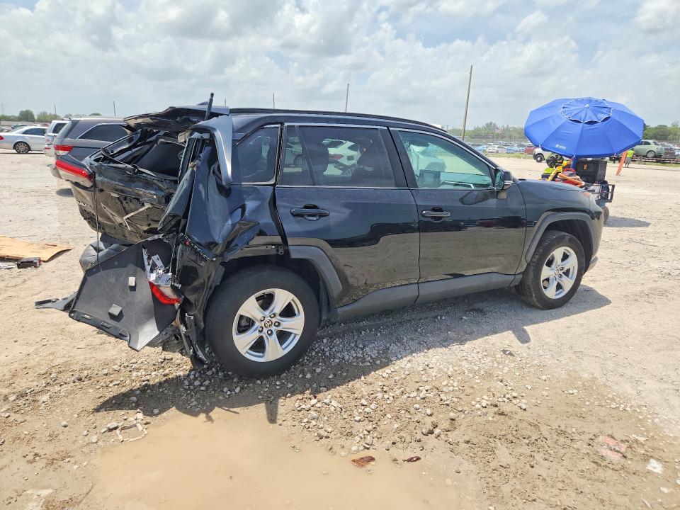 Photo 3 from auction – 2021 TOYOTA RAV4 with VIN 2T3W1RFV3MC123633