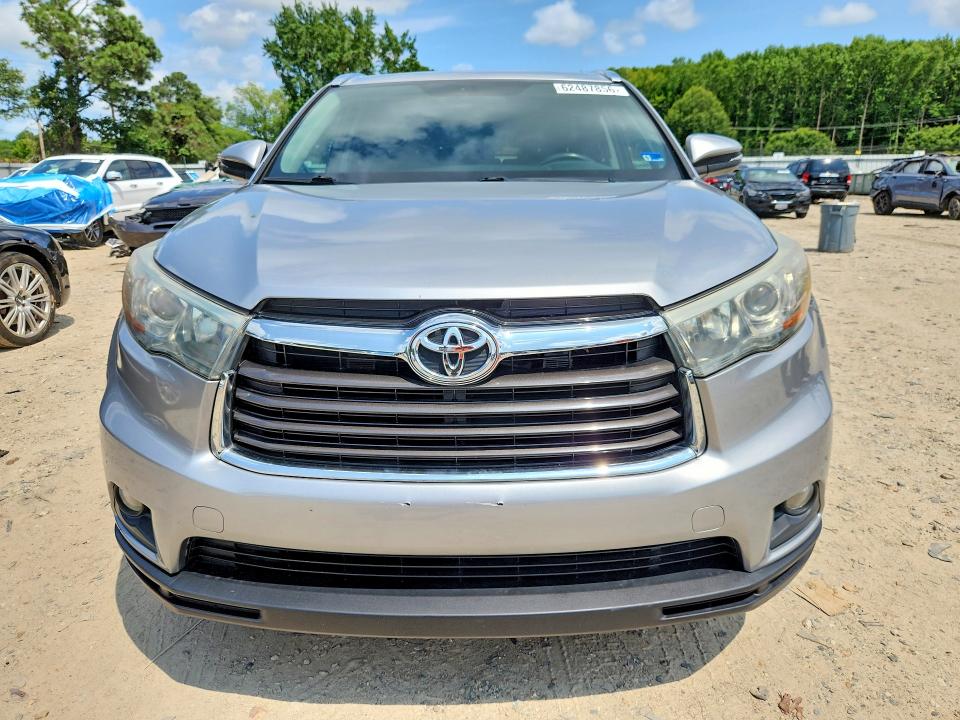 Photo 5 from auction – 2015 TOYOTA HIGHLANDER with VIN 5TDJKRFH4FS182209