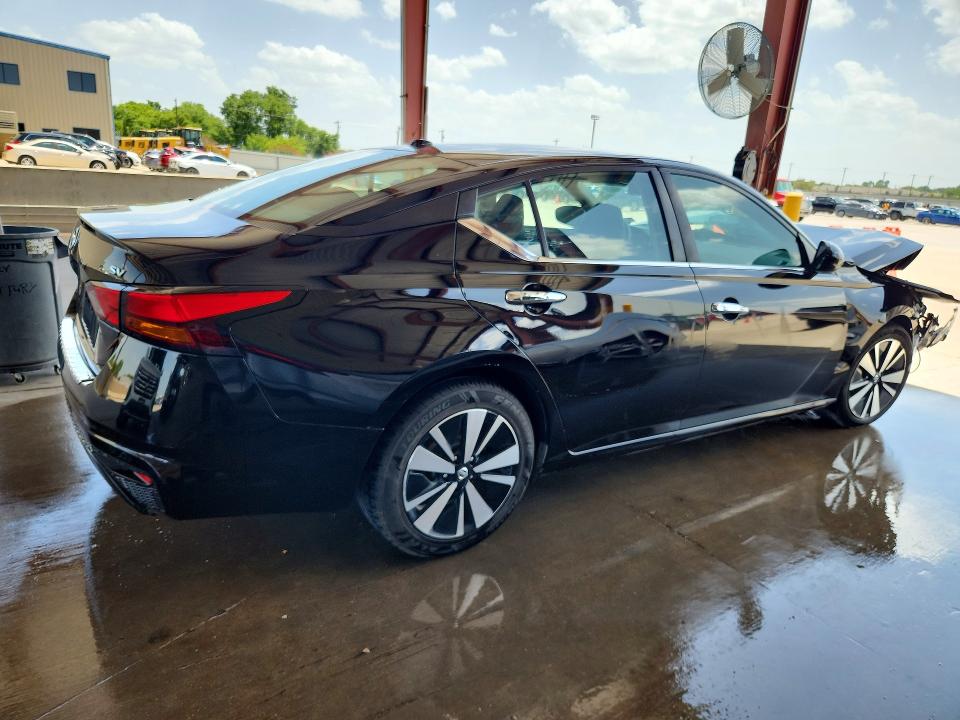 Photo 3 from auction – 2022 NISSAN ALTIMA with VIN 1N4BL4DV6NN330481
