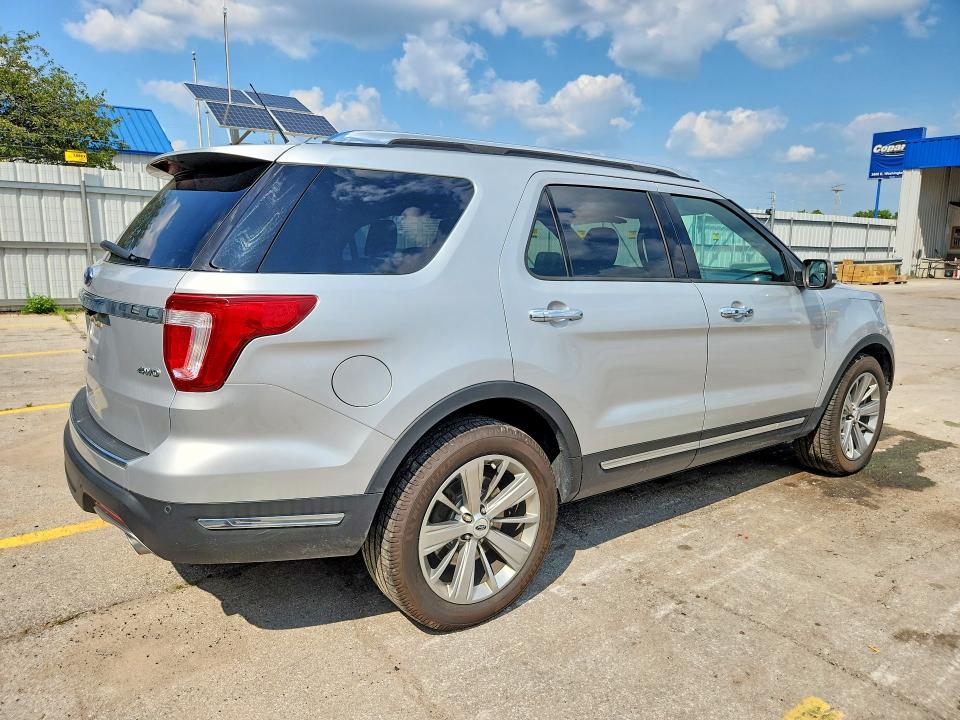 Photo 3 from auction – 2018 FORD EXPLORER with VIN 1FM5K8F86JGA57352