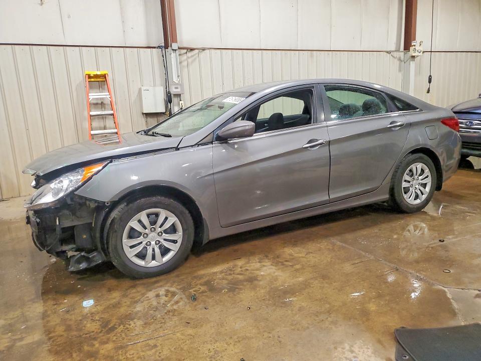 HYUNDAI SONATA 2012 مع رقم تعريف المركبة 5NPEB4AC1CH427923 - صورة من المزاد