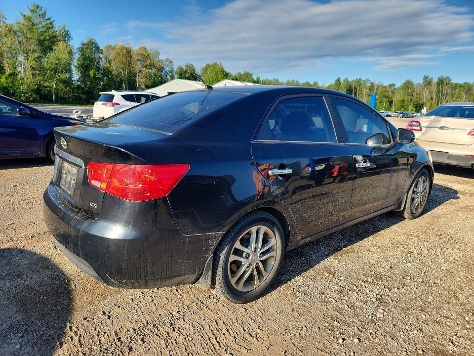 Photo 3 from auction – 2011 KIA FORTE with VIN KNAFU4A27B5319551
