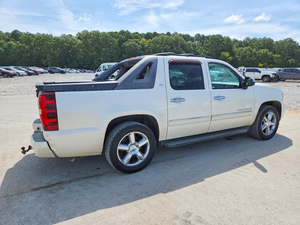Фото 3 с аукциона – 2011 CHEVROLET AVALANCHE с VIN 3GNMCGE09BG404821