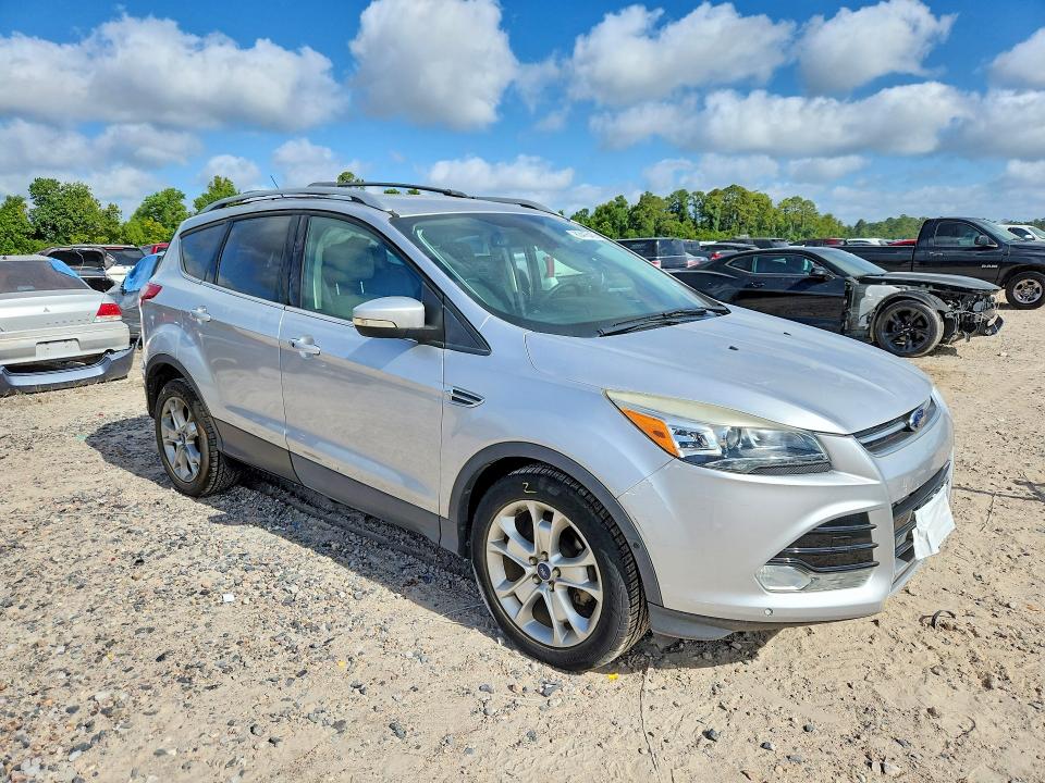 Photo 4 from auction – 2016 FORD ESCAPE with VIN 1FMCU0JX3GUA75447