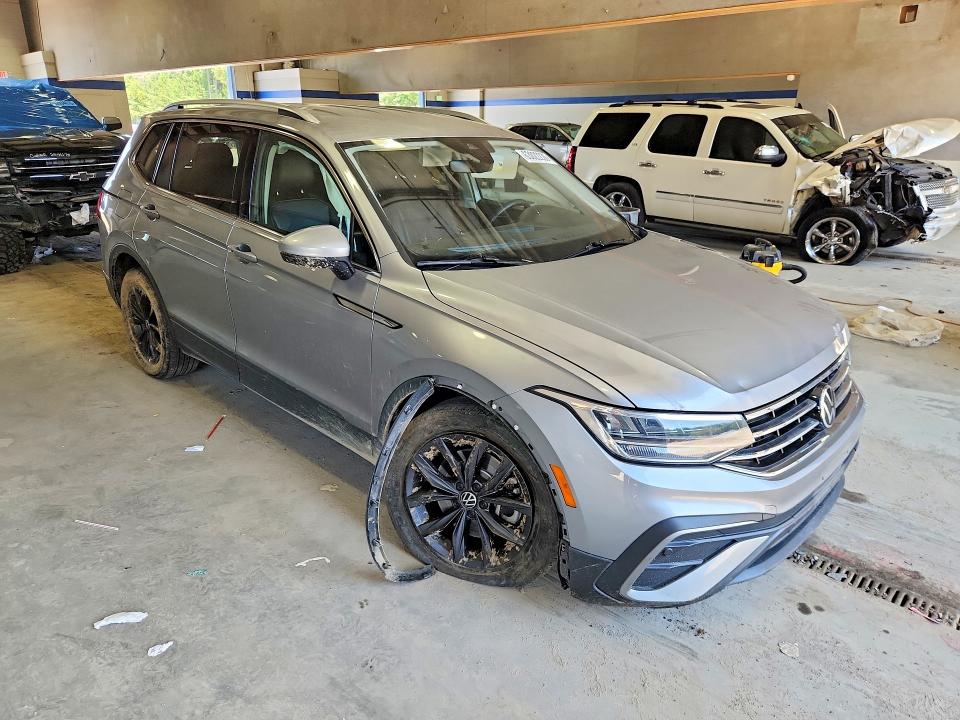 Photo 4 from auction – 2024 VOLKSWAGEN TIGUAN with VIN 3VV2B7AX0RM036015