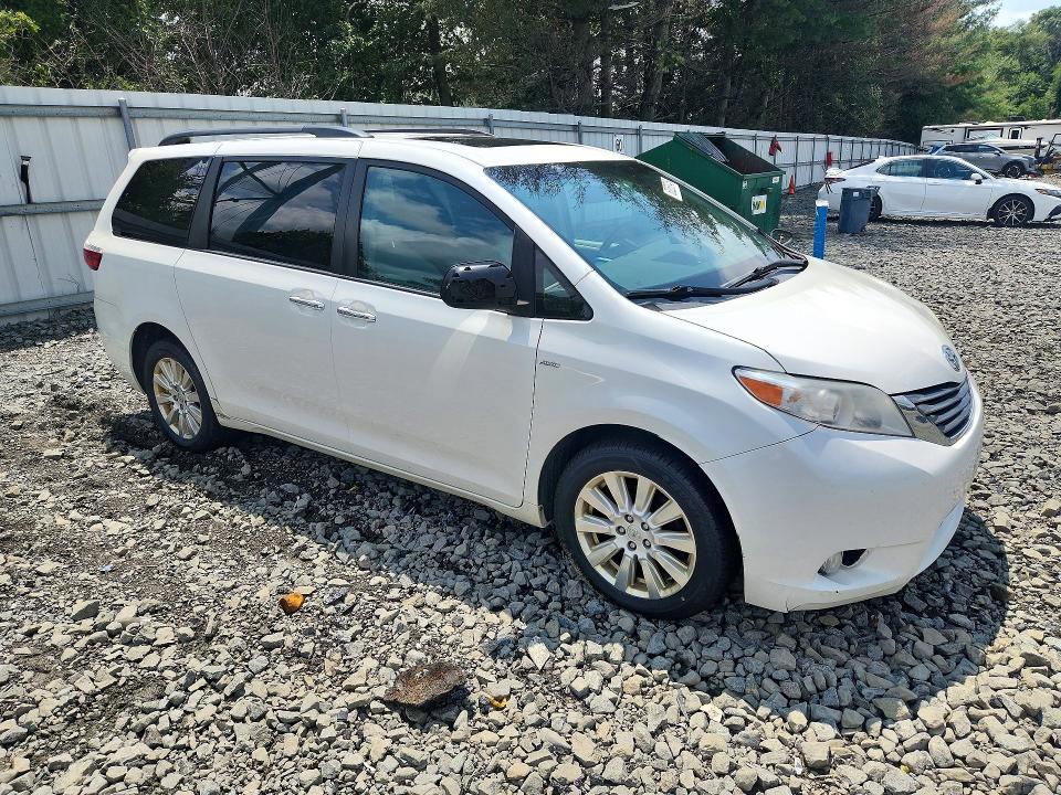 Photo 4 from auction – 2017 TOYOTA SIENNA with VIN 5TDDZ3DC7HS176730