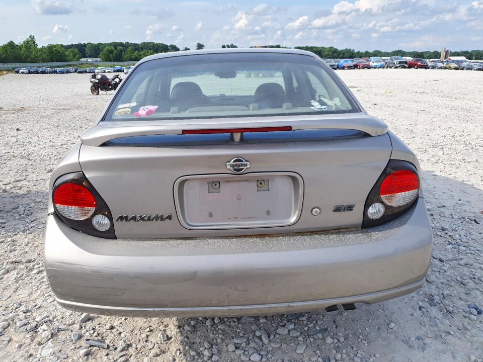 Photo 6 from auction – 2000 NISSAN MAXIMA with VIN JN1CA31A2YT030875