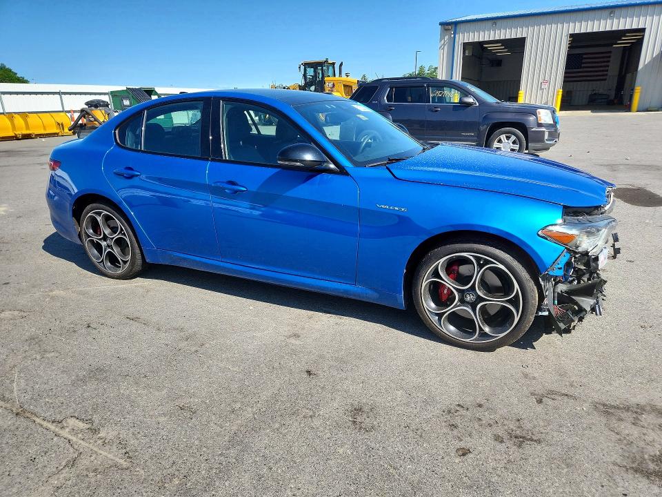 Photo 4 from auction – 2022 ALFA ROMEO GIULIA with VIN ZARFANBN3N7665573