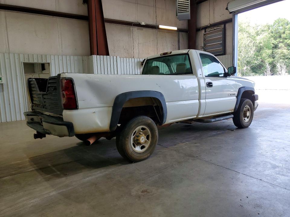 Photo 3 from auction – 2004 CHEVROLET SILVERADO with VIN 1GCHC24U14E225992