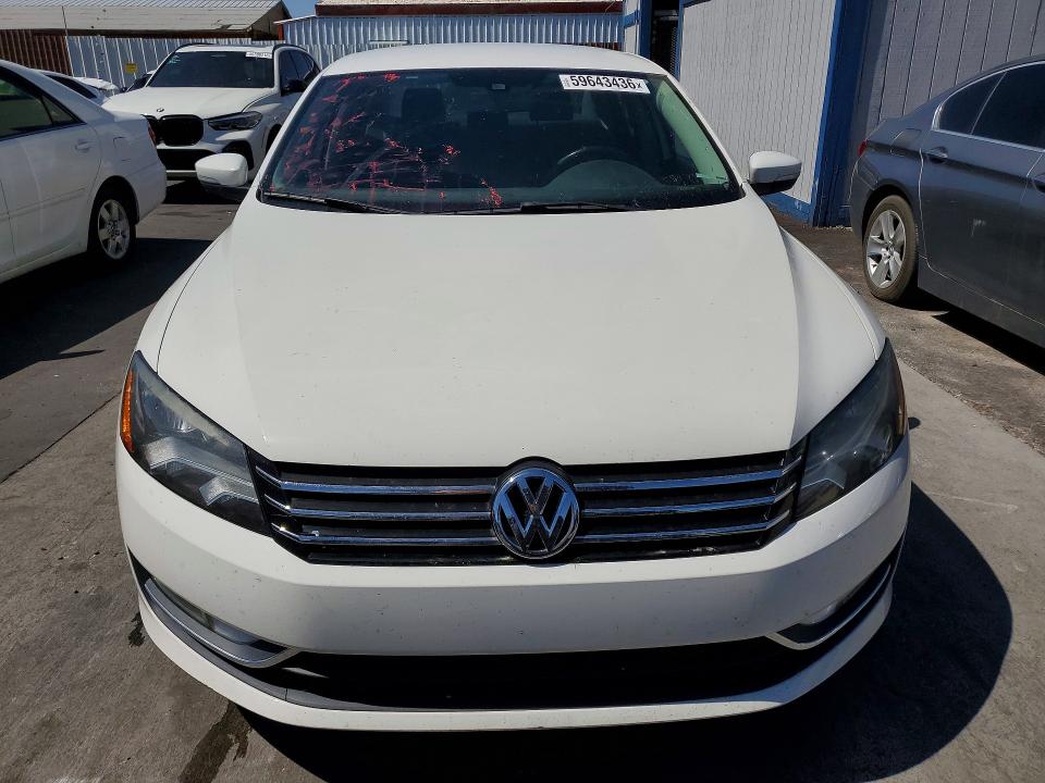 Photo 5 from auction – 2015 VOLKSWAGEN PASSAT with VIN 1VWAT7A33FC085630