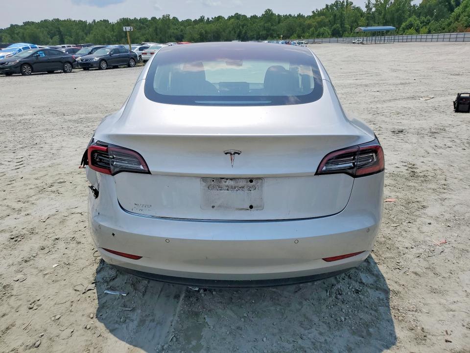 Photo 6 from auction – 2018 TESLA MODEL 3 with VIN 5YJ3E1EA9JF040831