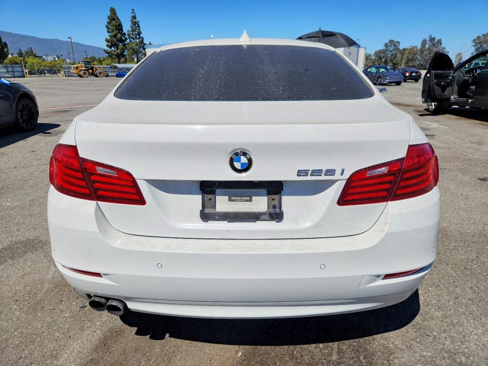 Photo 6 from auction – 2016 BMW 528 with VIN WBA5A5C58GD527095