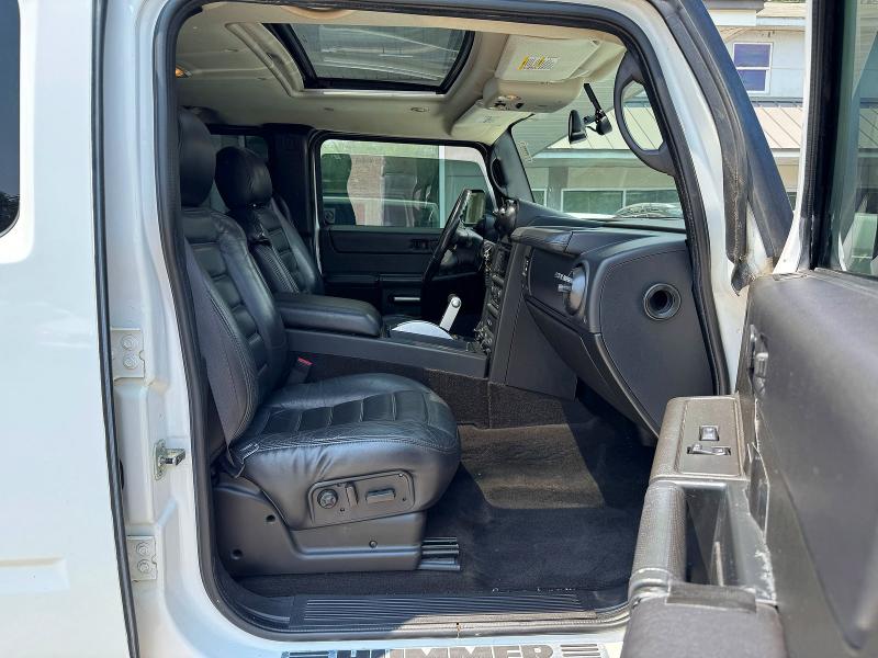 Photo 5 from auction – 2006 HUMMER H2 with VIN 5GRGN23U06H106175
