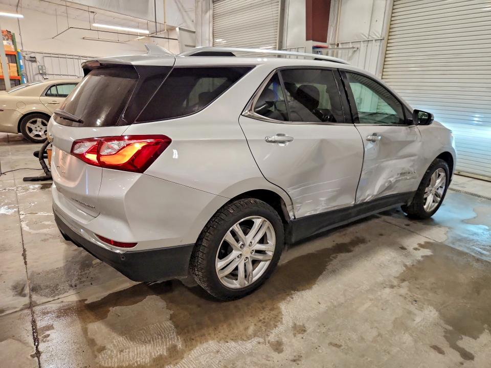 Photo 3 from auction – 2020 CHEVROLET EQUINOX with VIN 3GNAXYEX3LS621449