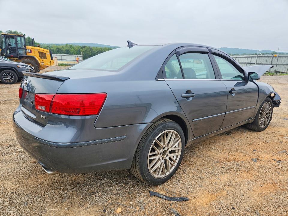 Photo 3 from auction – 2010 HYUNDAI SONATA with VIN 5NPEU4AF3AH601637