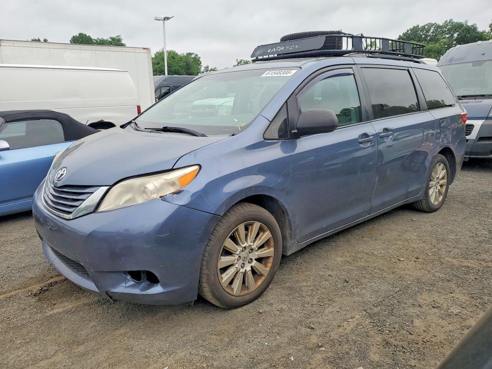 2015 TOYOTA SIENNA - Търг №61548306