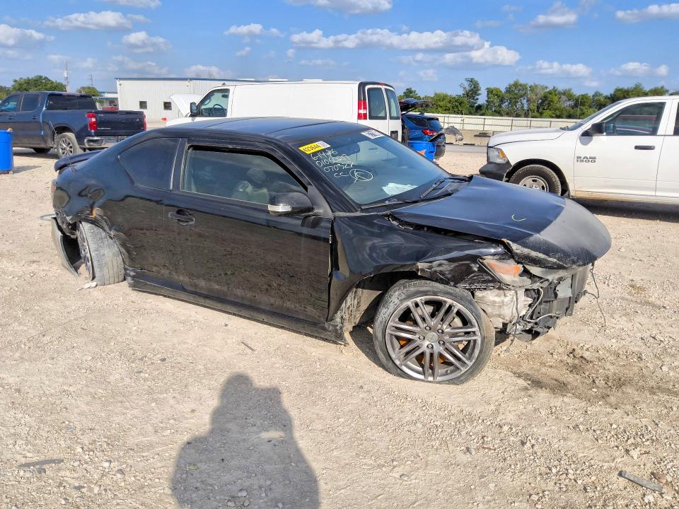 Photo 4 from auction – 2014 SCION TC with VIN JTKJF5C77E3070327