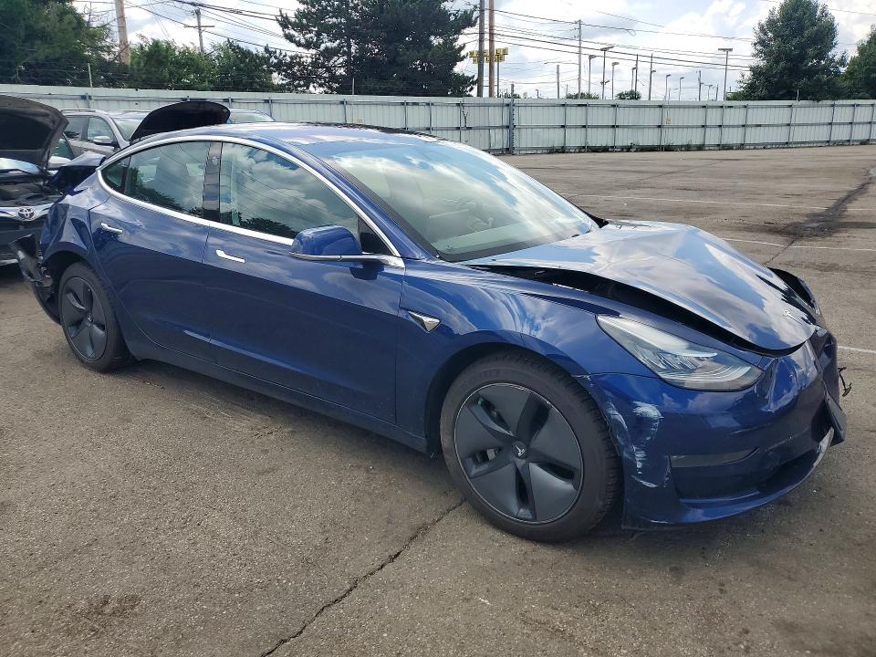 Photo 4 from auction – 2018 TESLA MODEL 3 with VIN 5YJ3E1EB1JF064596