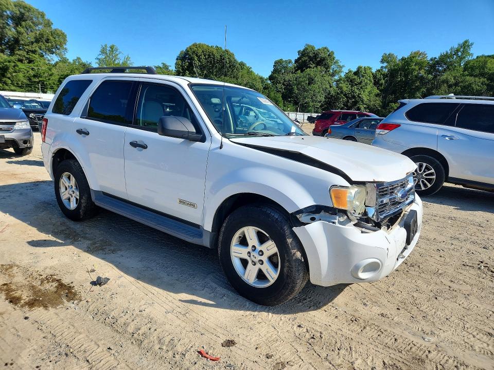 Photo 4 from auction – 2008 FORD ESCAPE with VIN 1FMCU93138KE58802