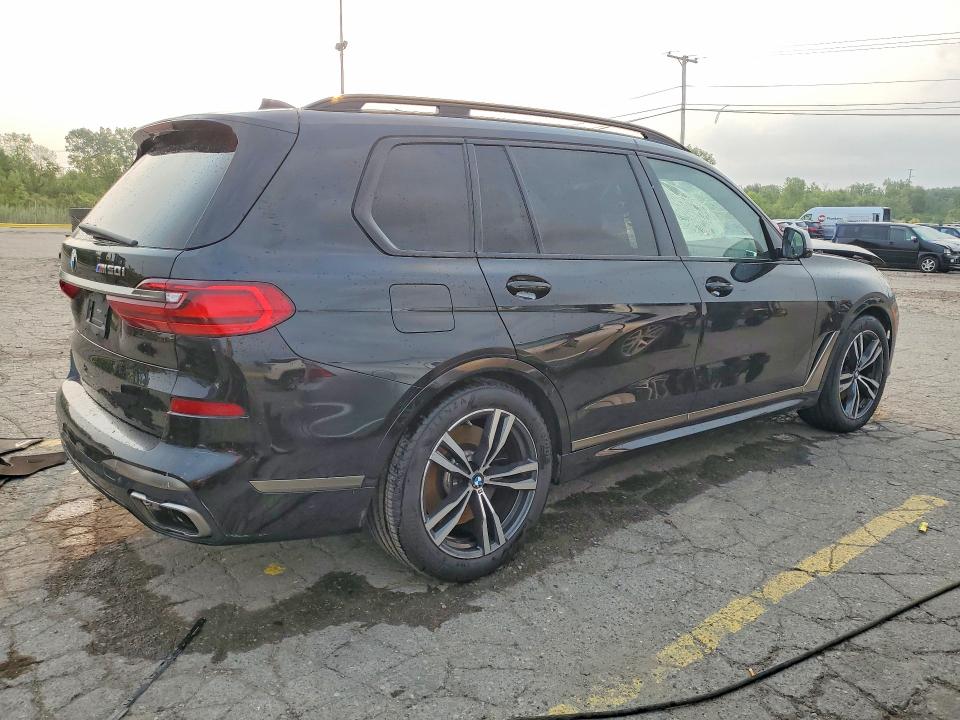 Photo 3 from auction – 2022 BMW X7 with VIN 5UXCX6C0XN9J34152