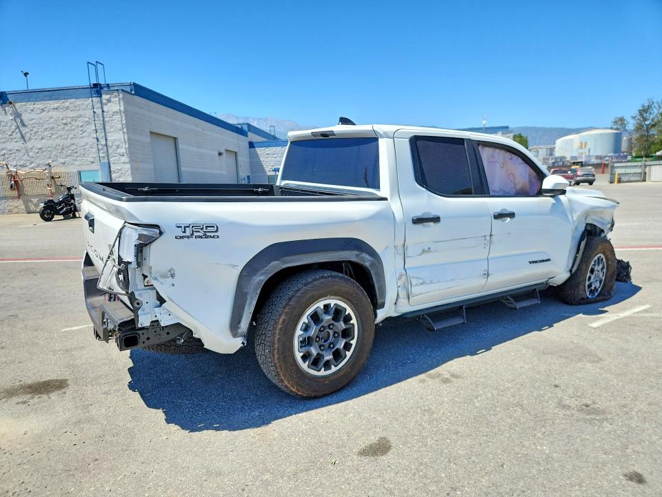 Photo 3 from auction – 2026 TOYOTA TACOMA with VIN 3TMLB5JN6TM244512