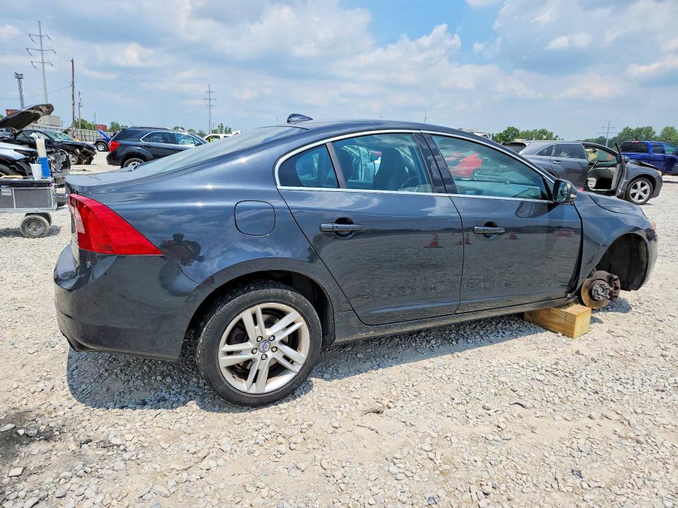 Photo 3 from auction – 2015 VOLVO S60 with VIN YV140MFB9F2316165